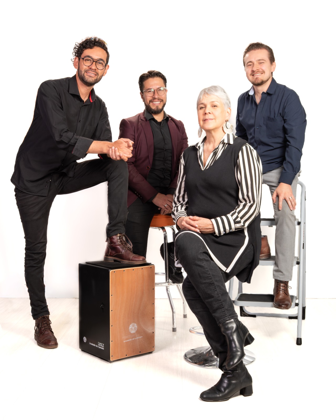 El Gato que Lee y Bebe- Mujeres con Coraz&oacute;n de P&aacute;jaro, Ana M. Vivas, Andres Quitian, Yesid Barboza y Diego Bejarano